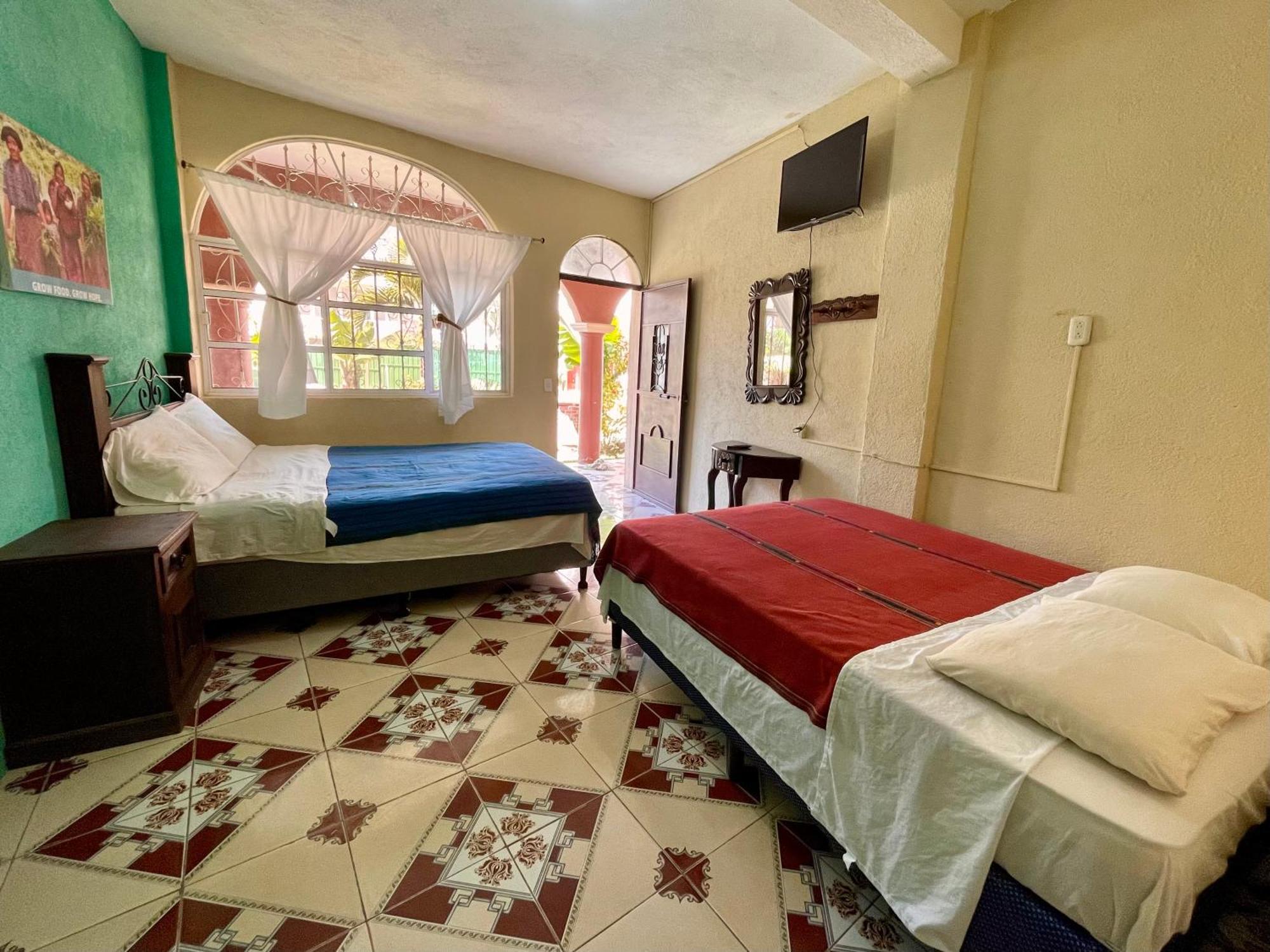 Hotel Posada Gutierrez Panajachel Kültér fotó