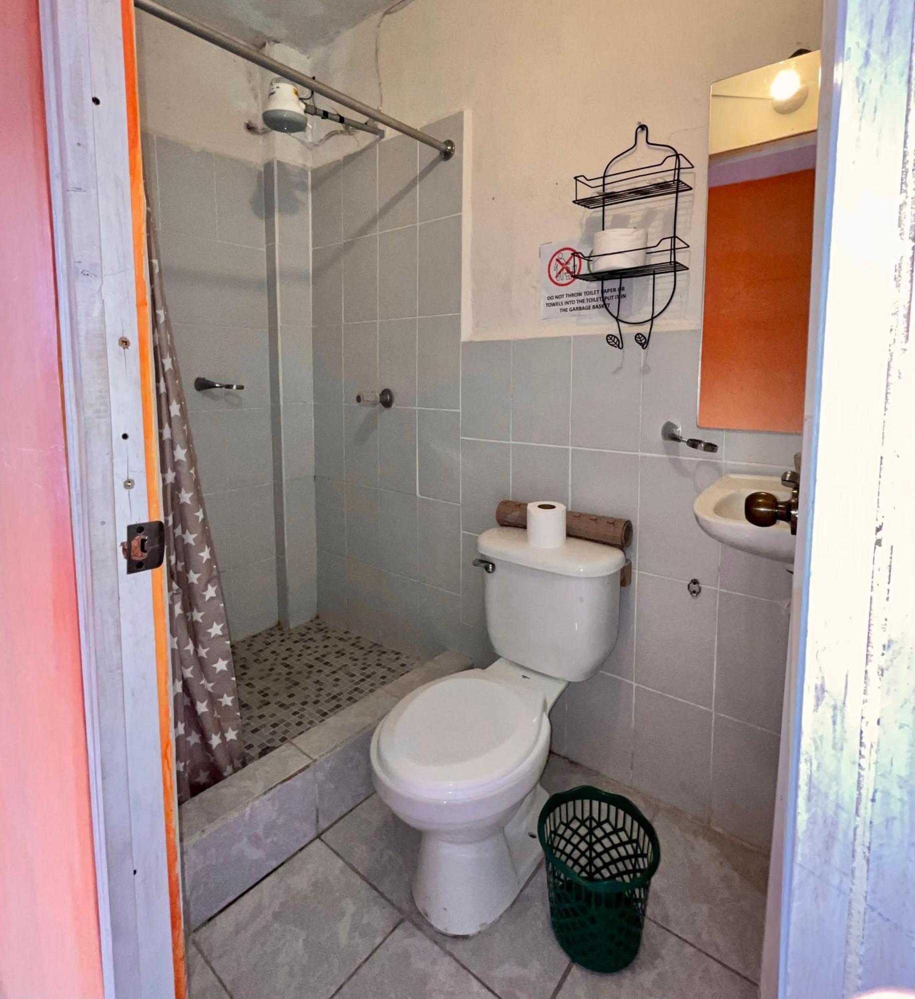 Hotel Posada Gutierrez Panajachel Kültér fotó
