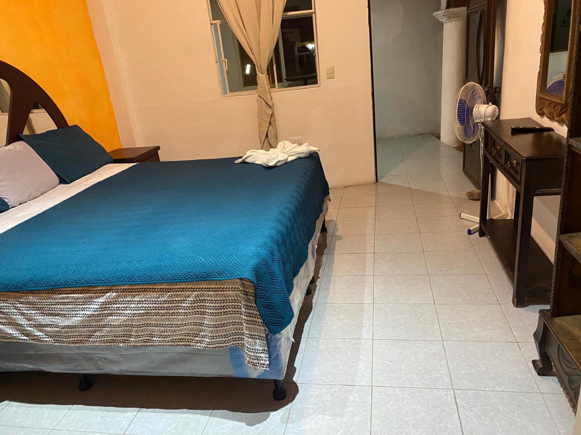 Hotel Posada Gutierrez Panajachel Kültér fotó